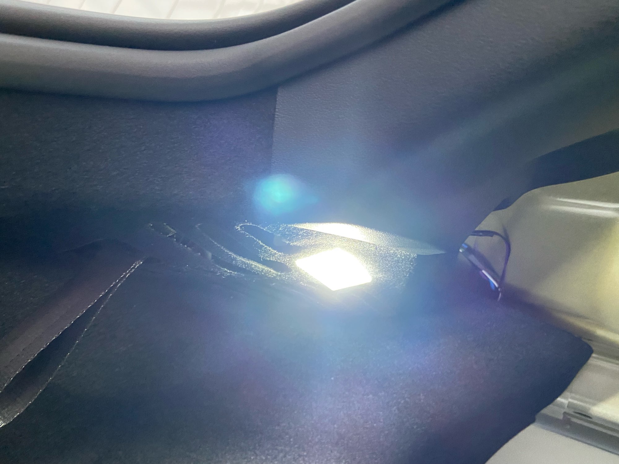 4 PCS Tesla Door Logo Projektolicht Willkommenslicht Einstiegsbeleuchtung  für Tesla Model 3/Y/S/X Türbeleuchtung Autotür Licht Tesla Licht Tesla  Zubehör(Weiß) : : Auto & Motorrad